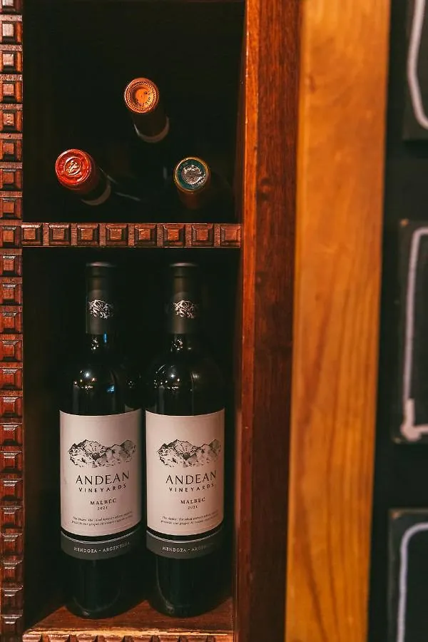 Отель Rose & Crown Inn
